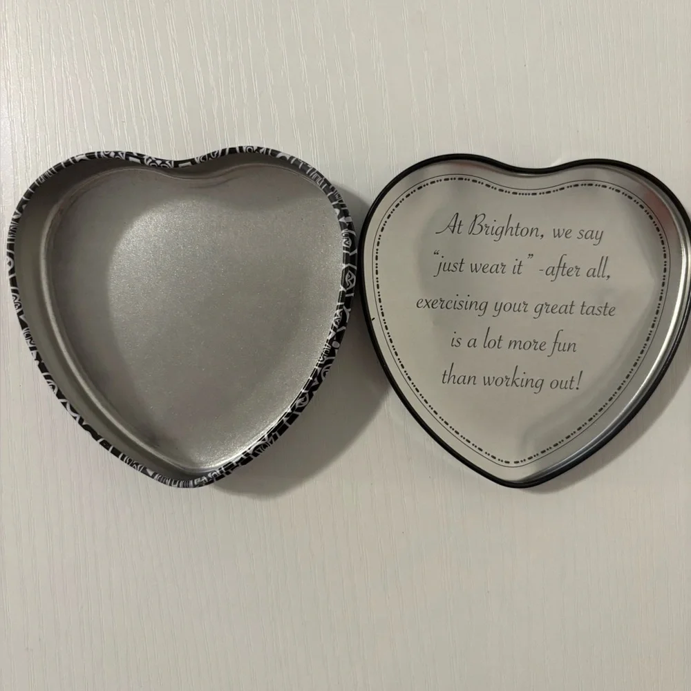 Brighton | Black and White Heart Ring Tin